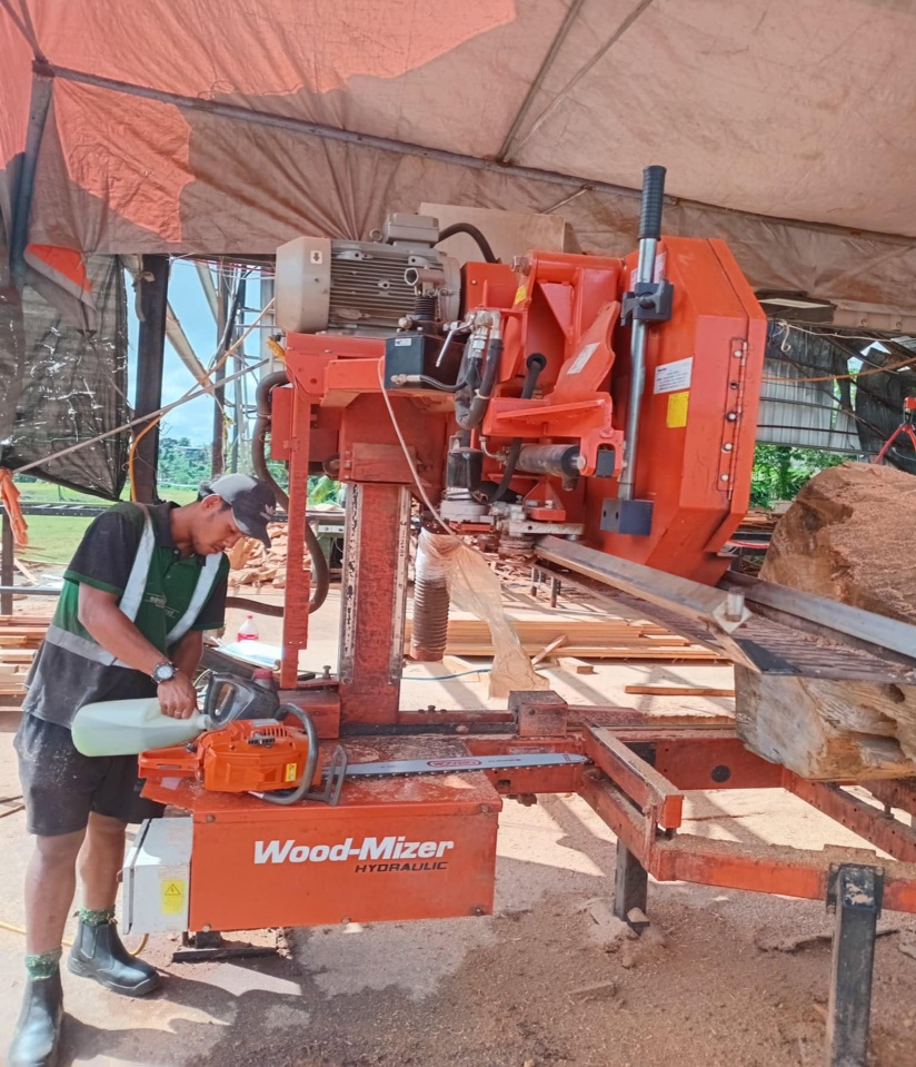 Opérateur sur machine